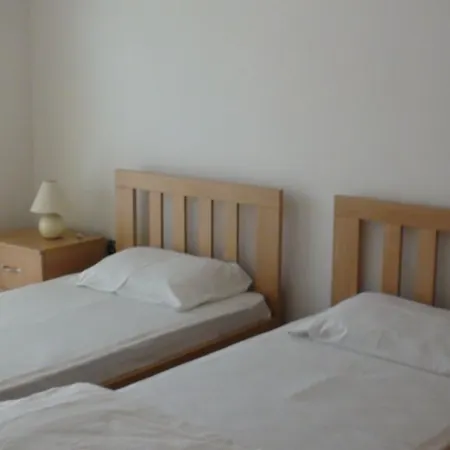 Apartment English House Two Bedroom & Living