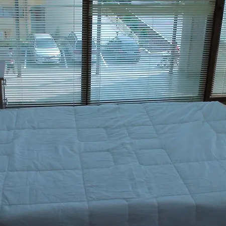 Apartment English House Two Bedroom & Living *