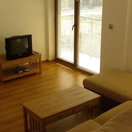 Apartment English House Two Bedroom & Living *