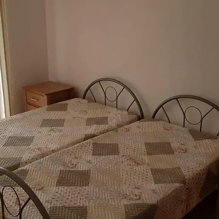 Apartment English House Two Bedroom & Living