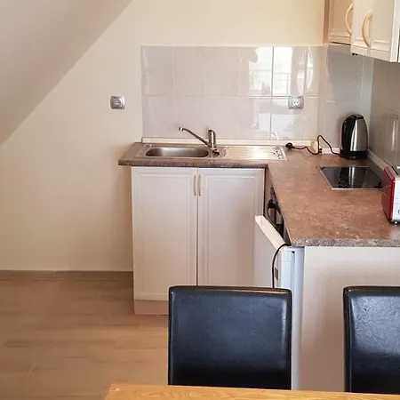 Apartment English House Two Bedroom & Living