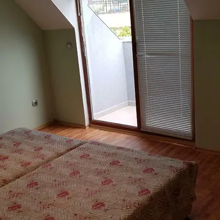 Apartment English House Two Bedroom & Living