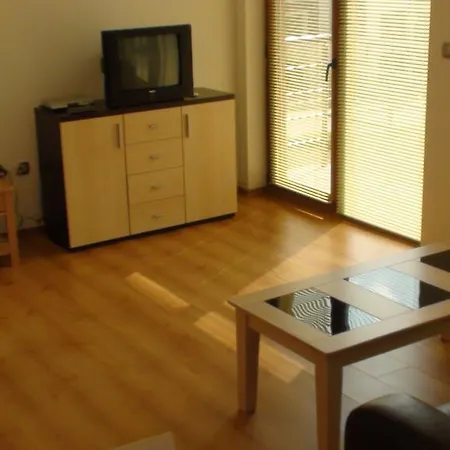 English House Two Bedroom & Living سفيتي فلاس